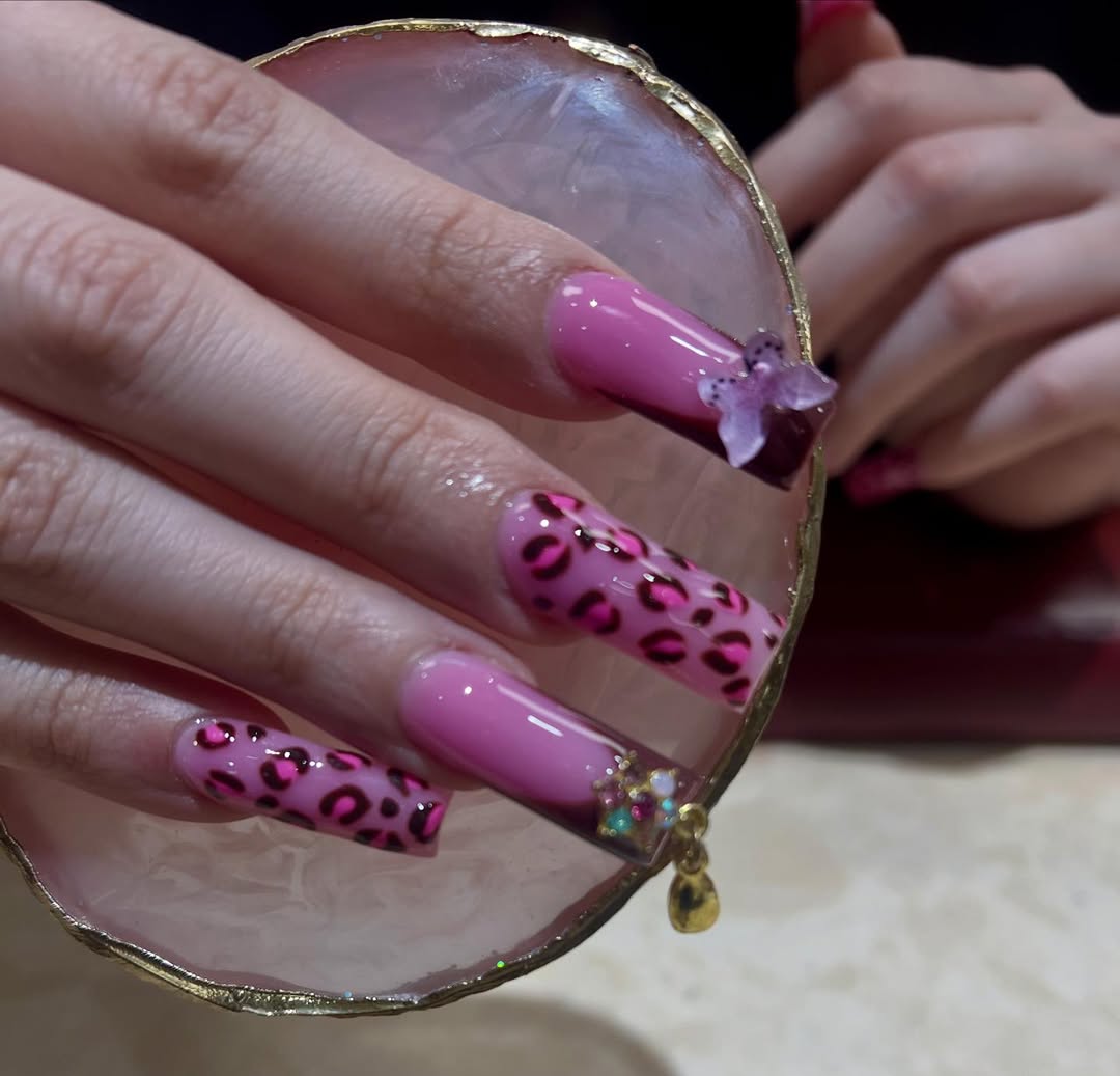 Eizas Nails Beauty Salon nail photo 3